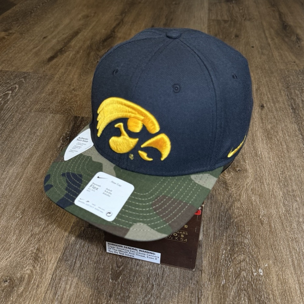 Nike Iowa Hawkeyes Hat Fitted M L Camo Salute To Service On Field Stretch Black